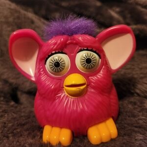 Vintage 1998 McDonald’s Furby Bright Pink w/ Purple Hair Plastic Toy Collectible